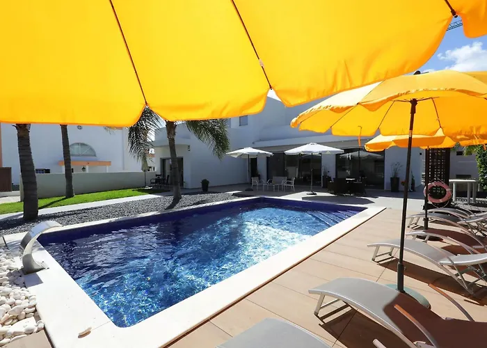 Perogil Girassol - Elegant With Pool Apartment