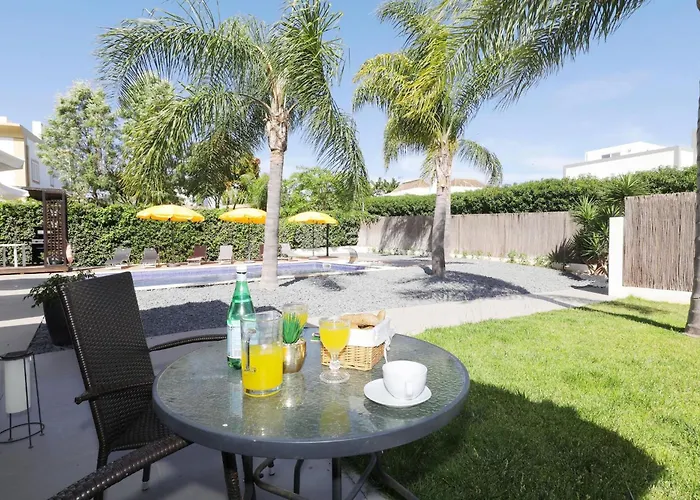 Perogil Girassol - Elegant With Pool Apartment Tavira